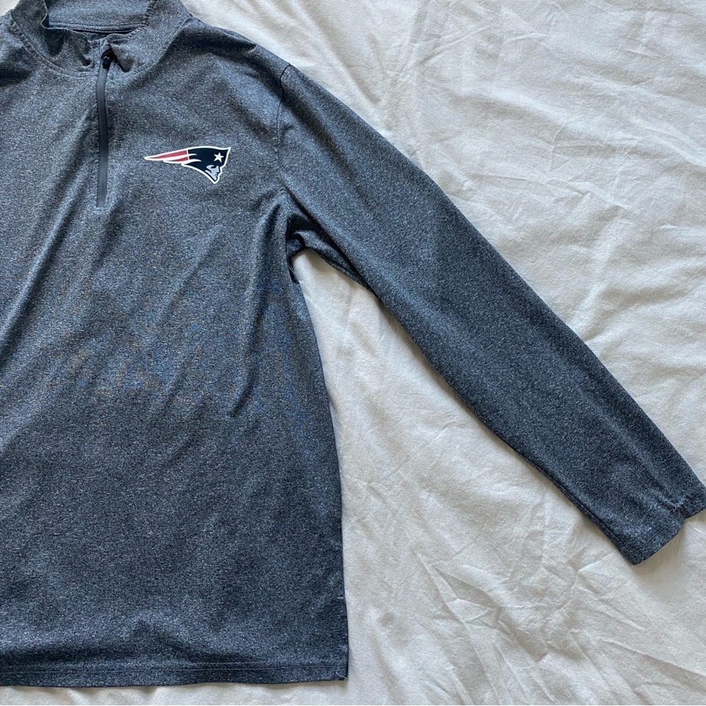 NFL Patriots Pullover - Picture 3 of 6